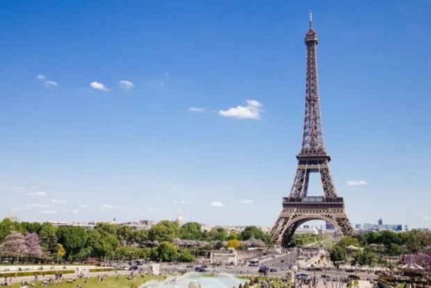 Săn vé máy bay đi Paris giá rẻ nhất từ Bamboo Airways